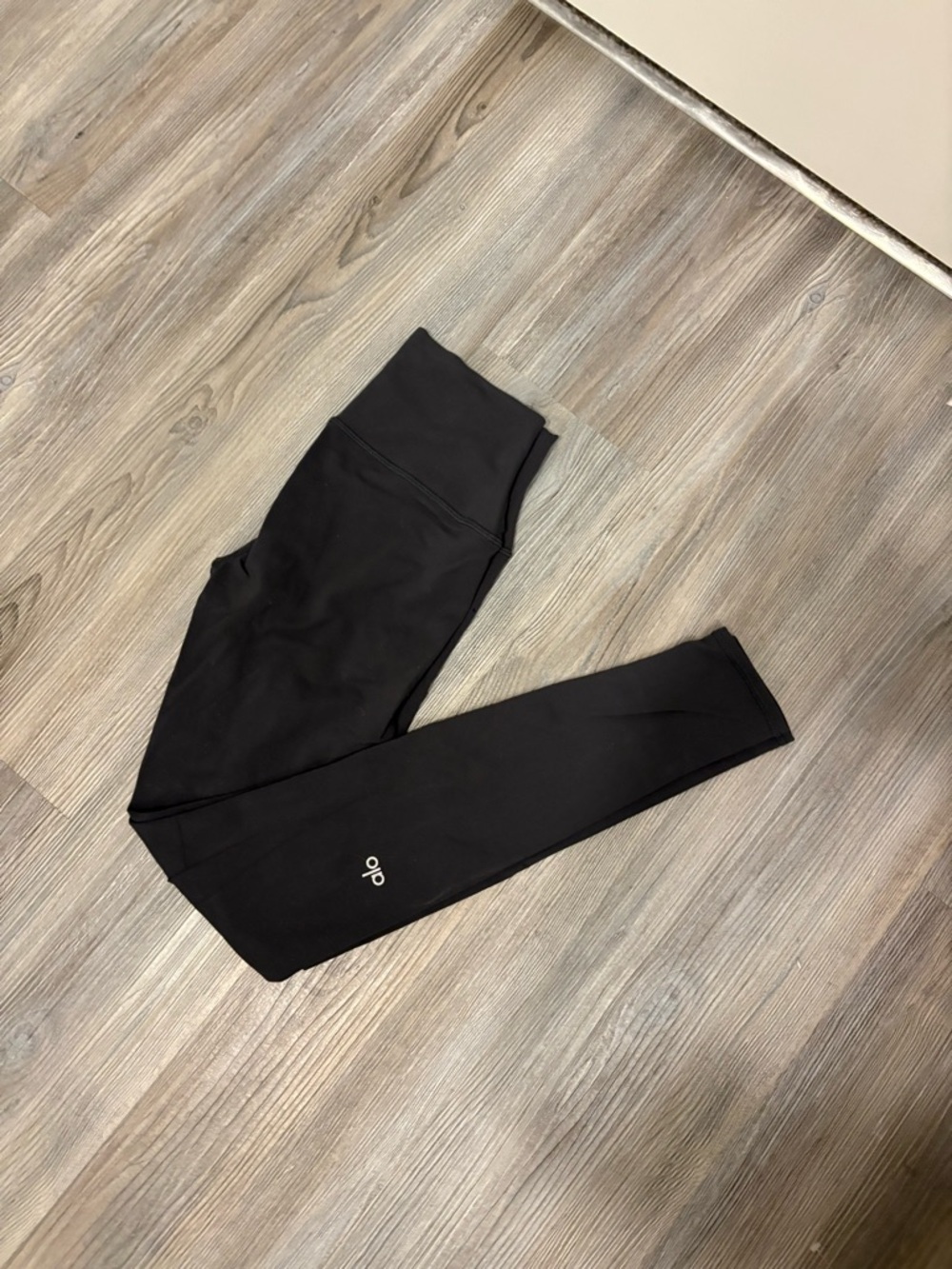 ALO Yoga High-Waist Airbrush Legging — Charcoal Grey - Picture 5 of 6